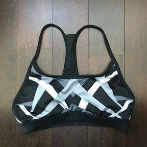Forever 21 black and white racerback sports bra